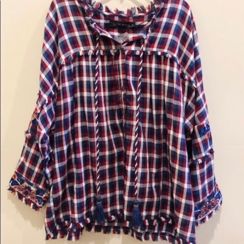 Chill it’s only coas. Zara women’s top